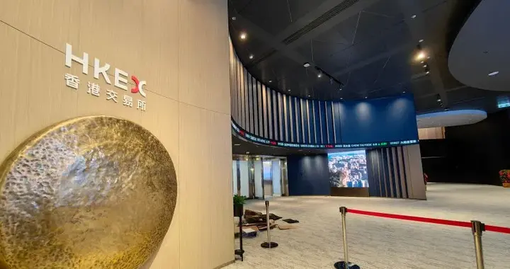 开盘大涨100%，港交所今天4个IPO敲锣