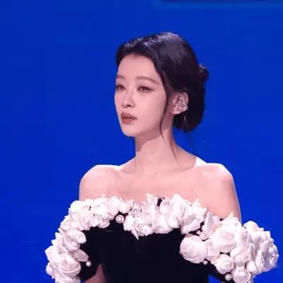 爱追剧的95后阿姨：看过《浪姐》小考和一