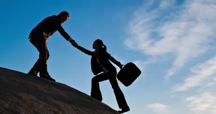 记住，主动帮别人，主动送别人东西，就是给自己找不痛快！