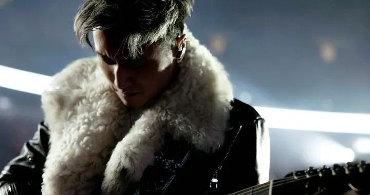 为什么谢霆锋现在不写歌了？以前的火歌，真的是他自己写的吗？