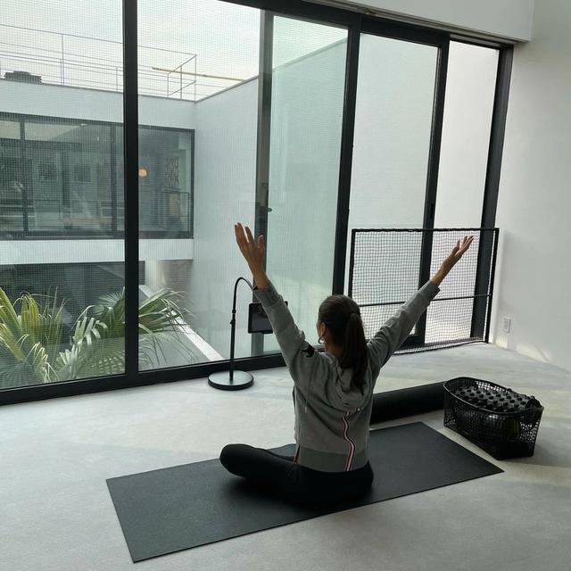 注重身材管理的人，到了40岁后，更显年轻！