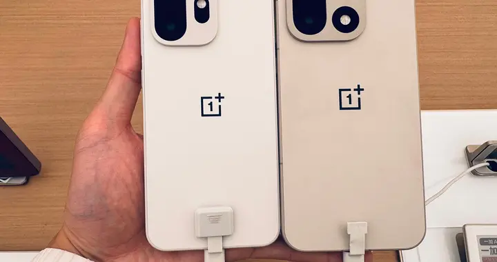 一加15T上手：白色比肩魅族“白月光”，小屏旗舰遭遇逆风局