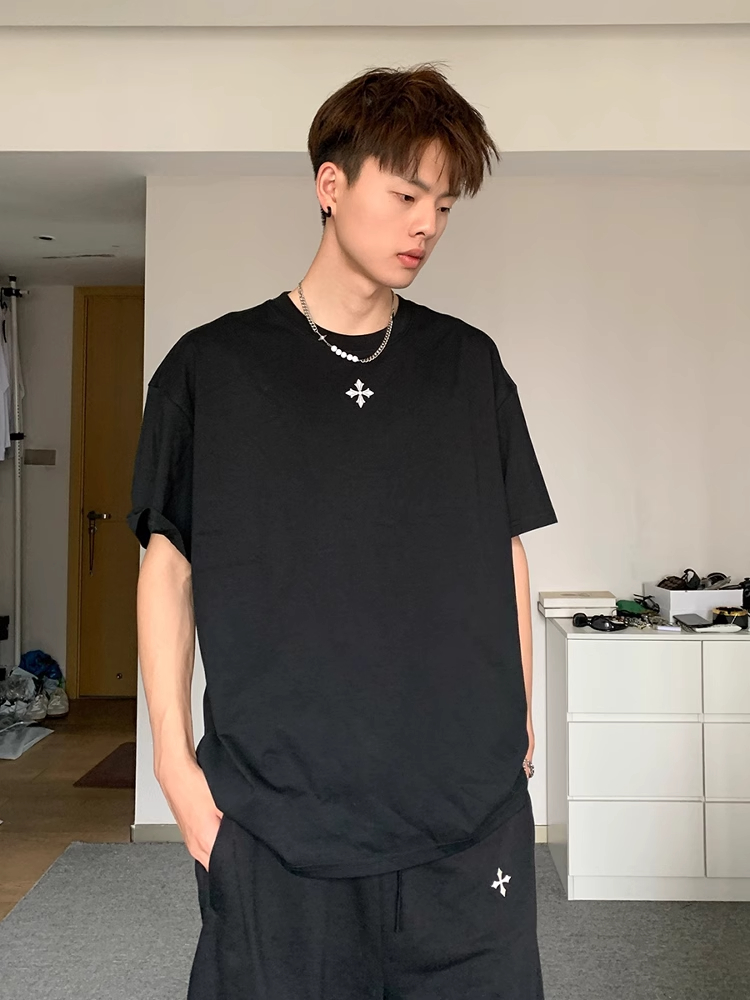 黑色小十字架印花短袖男夏季潮牌酷帅小领口