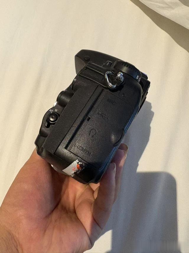 加价两万三买的尼康D800只要800了！翻新差