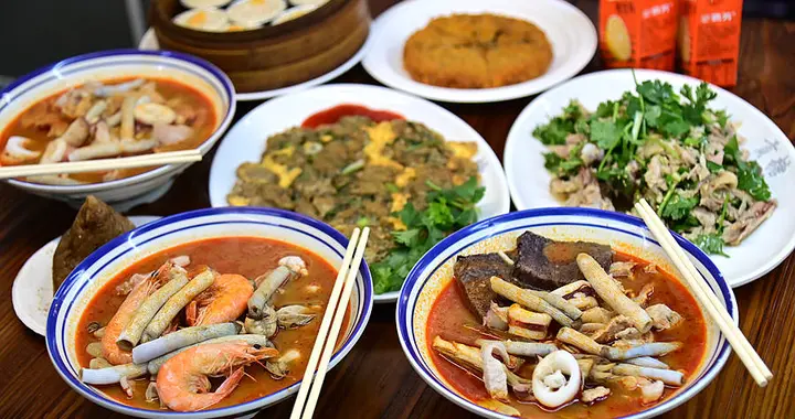 厦门沙茶面特色小吃哪家强，当然是八市正宗地道吃贡糖！