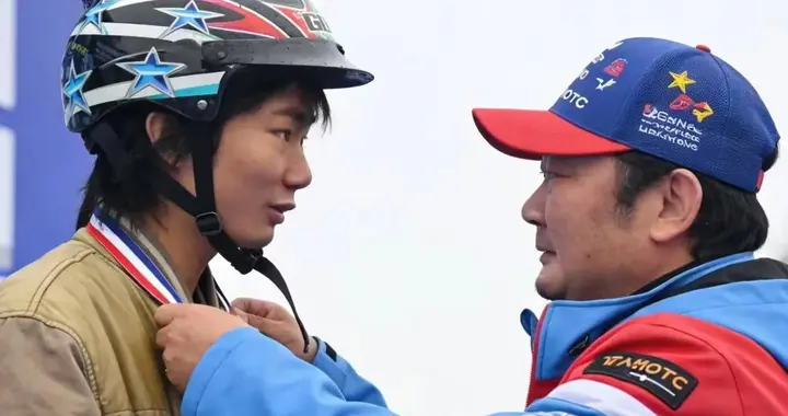 友商评张雪:他不成功天理难容，这个男人真的可以带我们称霸世界