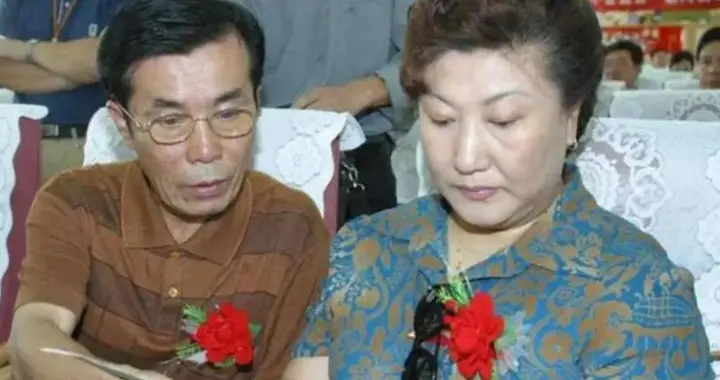 2005年高秀敏意外猝死，13年后情夫何庆魁揭露：撒谎把命搭进去了