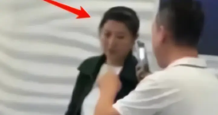 脸疼不疼？人民网彻查后，闫学晶首现身再传噩耗，这回真洗不白了