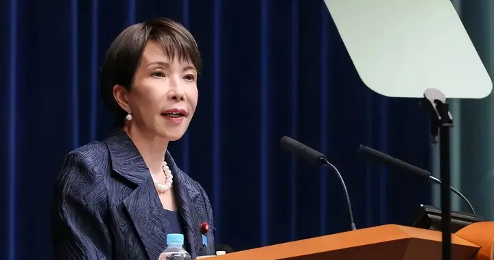 惹完中国又惹韩国，李在明首次对战高市早苗，回应高市越线行为