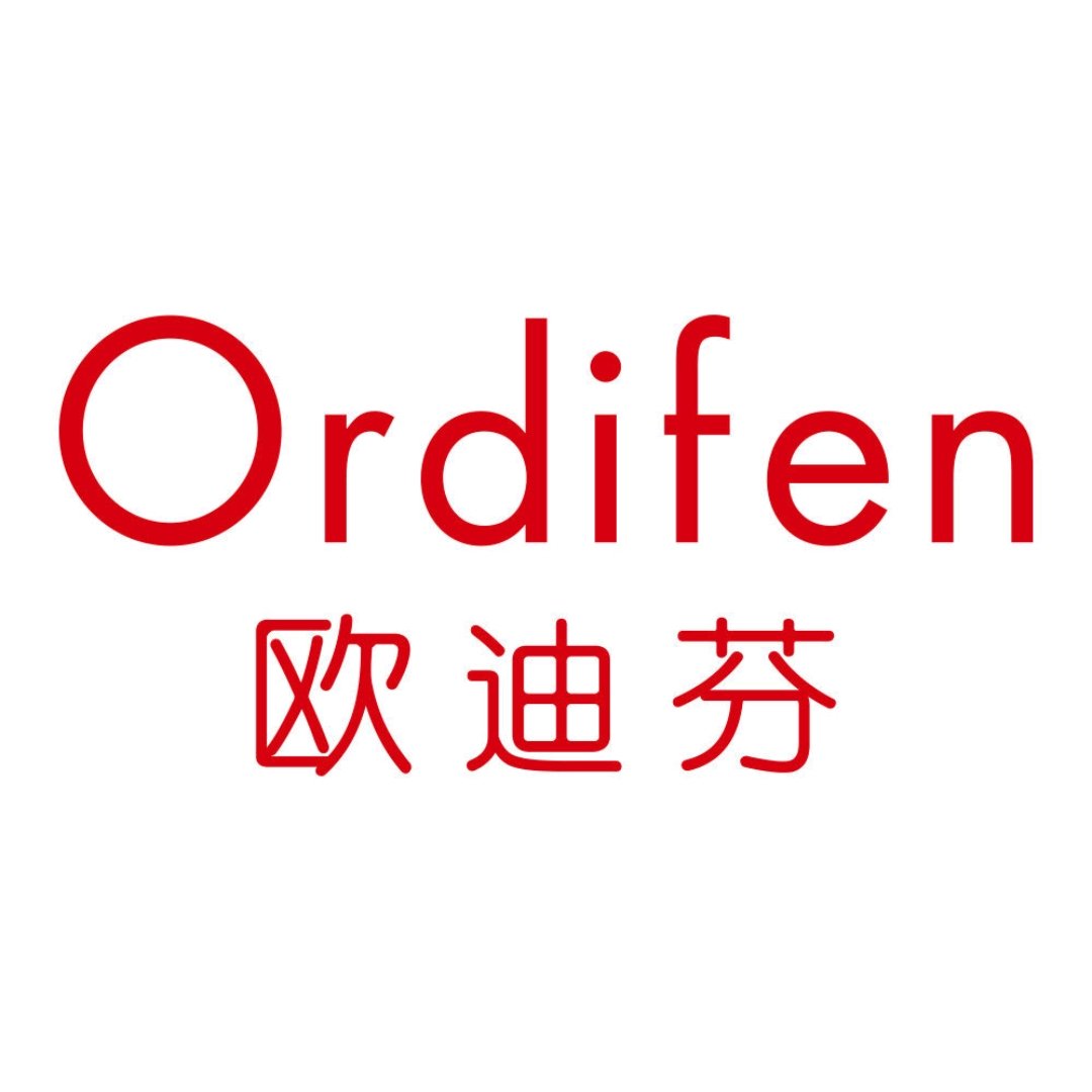 南京东路弧形屏白天画面高级有质感，傍晚亮灯后氛围感直接翻倍，搭配李小冉...
