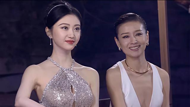 彩虹吃瓜娱乐：一白遮百丑，当年董洁被秒了
