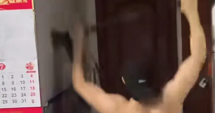 居家健身5年，看到新闻后，我今天赶紧拆了门上的单杠，想想后怕