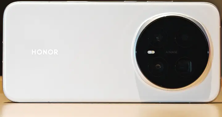 荣耀Magic8降至新低价，7000mAh+90W+80W，才3299元
