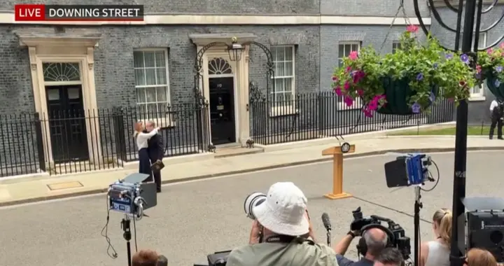 十年换七相，英国首相斯塔墨辞职演讲