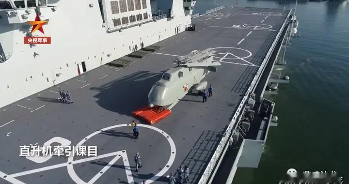 海南舰组织比武，新型牵引车成亮点，我军牵引车实现跨越式发展