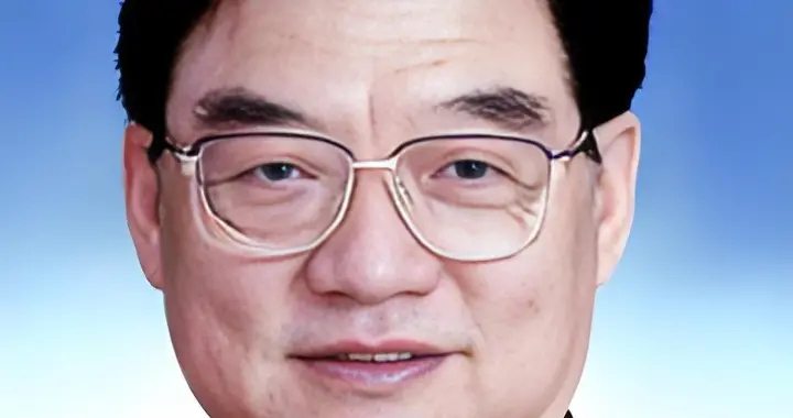 59岁中将65岁升上将，晚年他竟去抢救这个！