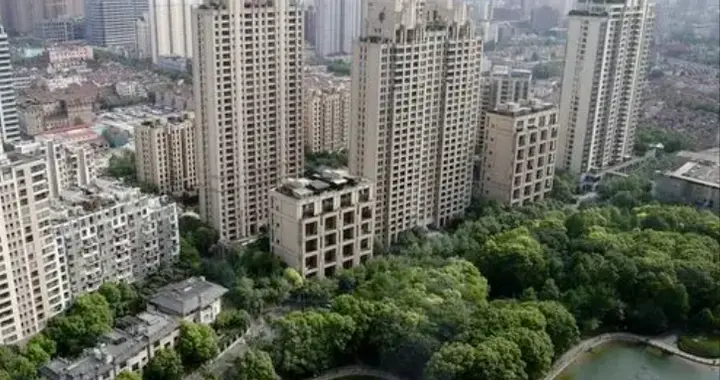 经济学家预测：中国房地产市场已经跌不动了！未来房子只有两种