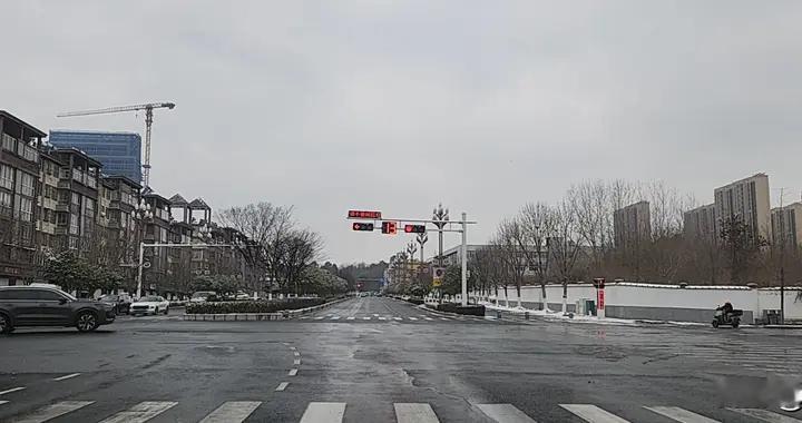 江苏暴雪后警钟响！常州半天接诊120人，南京镇江事故连发