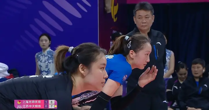 女排决赛第2回合：江苏女排0:3不敌上海女排，双方战成1:1平