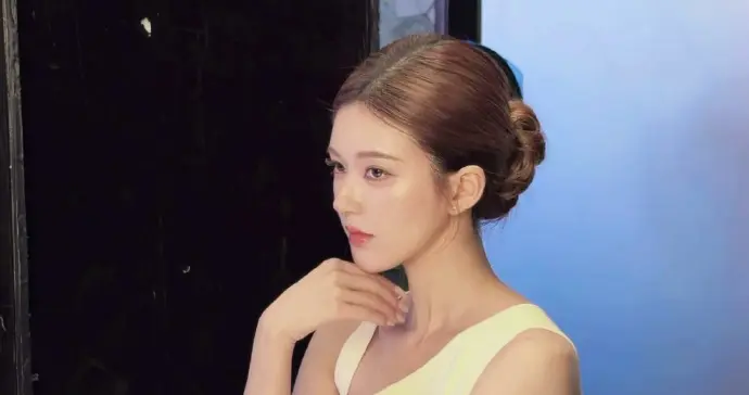 赵露思拍摄花絮美图