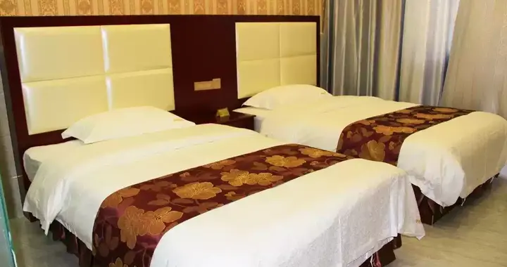 酒店回访导致出轨开房被发现并离婚，女子索赔到底是否合法？