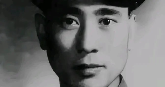 银色航迹：1949年，那架载着4.6吨银元的起义飞机