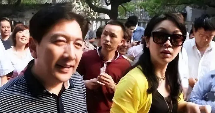 “全家移民、被央视开除、抛妻弃女”，水均益身上标签哪个是真的