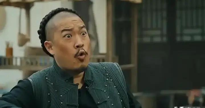 原来他就是张丰毅儿子,颜值不行又爱挤眉弄眼,难怪何冰都带不动他