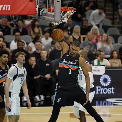 土家菜根：真强！文班亚马又砍40分13篮