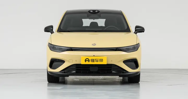 年轻人的超爱-零跑Lafa5：无框车门＋19寸轮毂＋1880mm超宽体车身