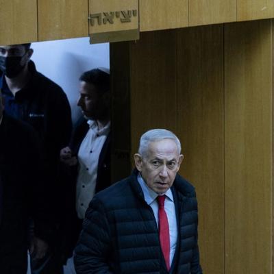 山上望云海：以色列总理内塔尼亚胡涉贪案的