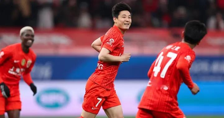 打脸质疑！武磊8分钟双响，时隔10个月王者归来