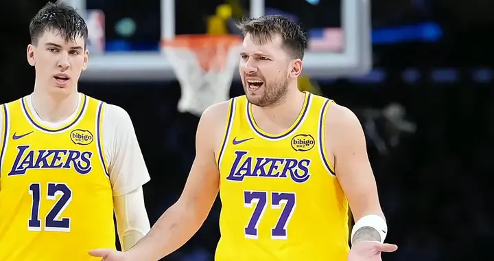 东契奇又站在原地抱怨裁判放弃回防，他最应该学习的或许是...