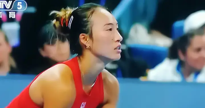 郑钦文中网夺冠：真正的厉害，不是赢回来，而是“承认自己不行”