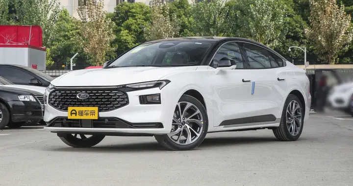 12.48万起，配2.0T+8AT，轴距2945mm，这款B级车适合家用