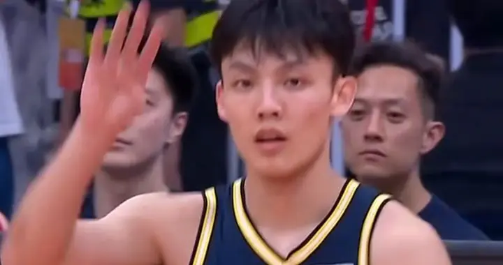 徐杰带病上场，打满37分钟却14投2中，广东输球背后真相扎心