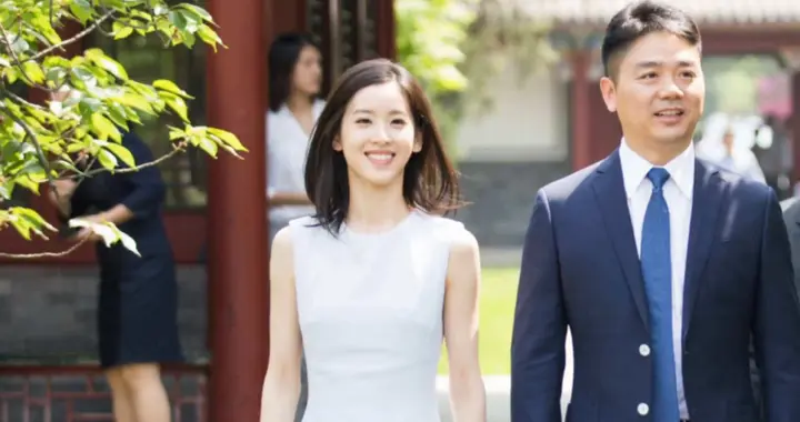 刘强东说根本不知道章泽天漂不漂亮，跟她在一起只是觉得她...