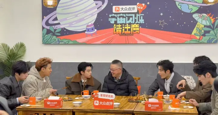 黄晓明嘴瓢！53岁“叔叔”仅大5岁！