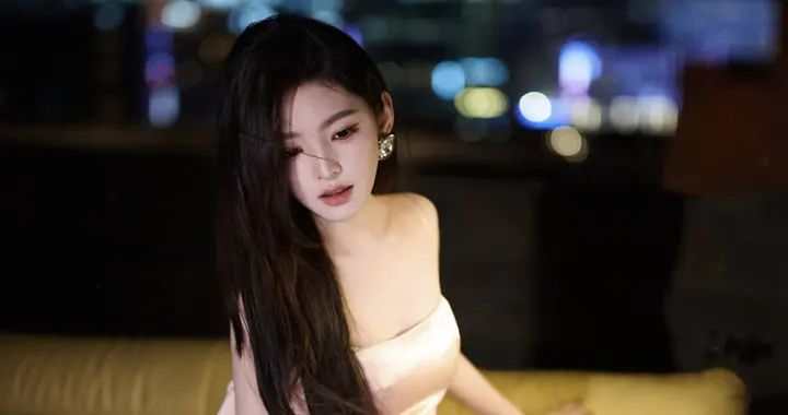 章若楠，好白好嫩的身材啊，闪闪惹人爱