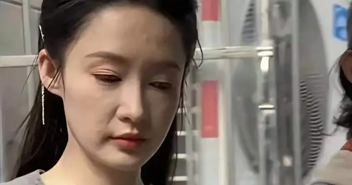 近距离生图下的李沁，是这个样子的