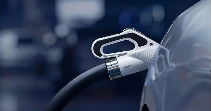 5分钟 VS 3分钟：当充电追平换电，车主到底该选谁？