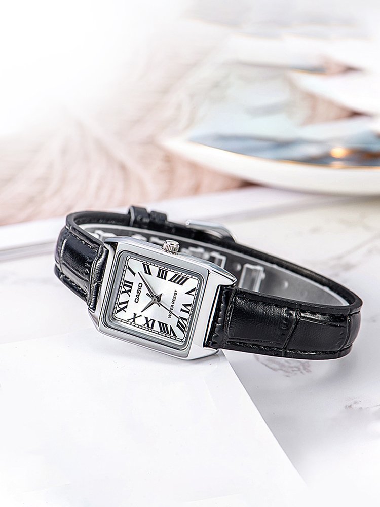 卡西欧复古轻奢小方块女表