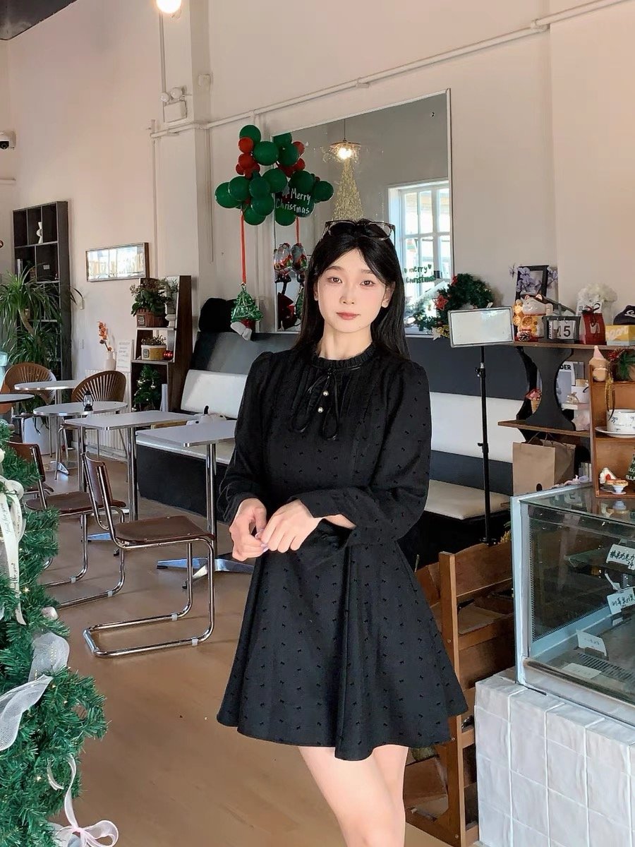 惊啦！这条新中式黑色短裙真的一秒出片！