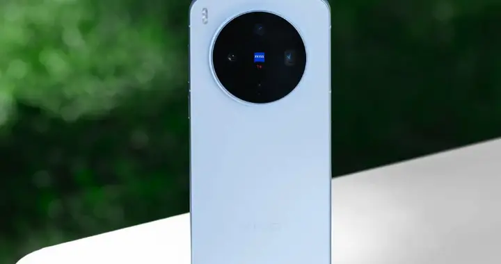 vivo打造小屏旗舰全能王，2亿+6.31英寸+6400mAh，突降到3299元
