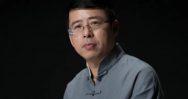 被央视除名6年的阿丘，又被官方通报了！阿丘这次彻底翻车了！