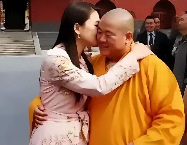 释永信害惨4位女明星：2个央视名嘴、1个炫富全网被封，刘涛最冤