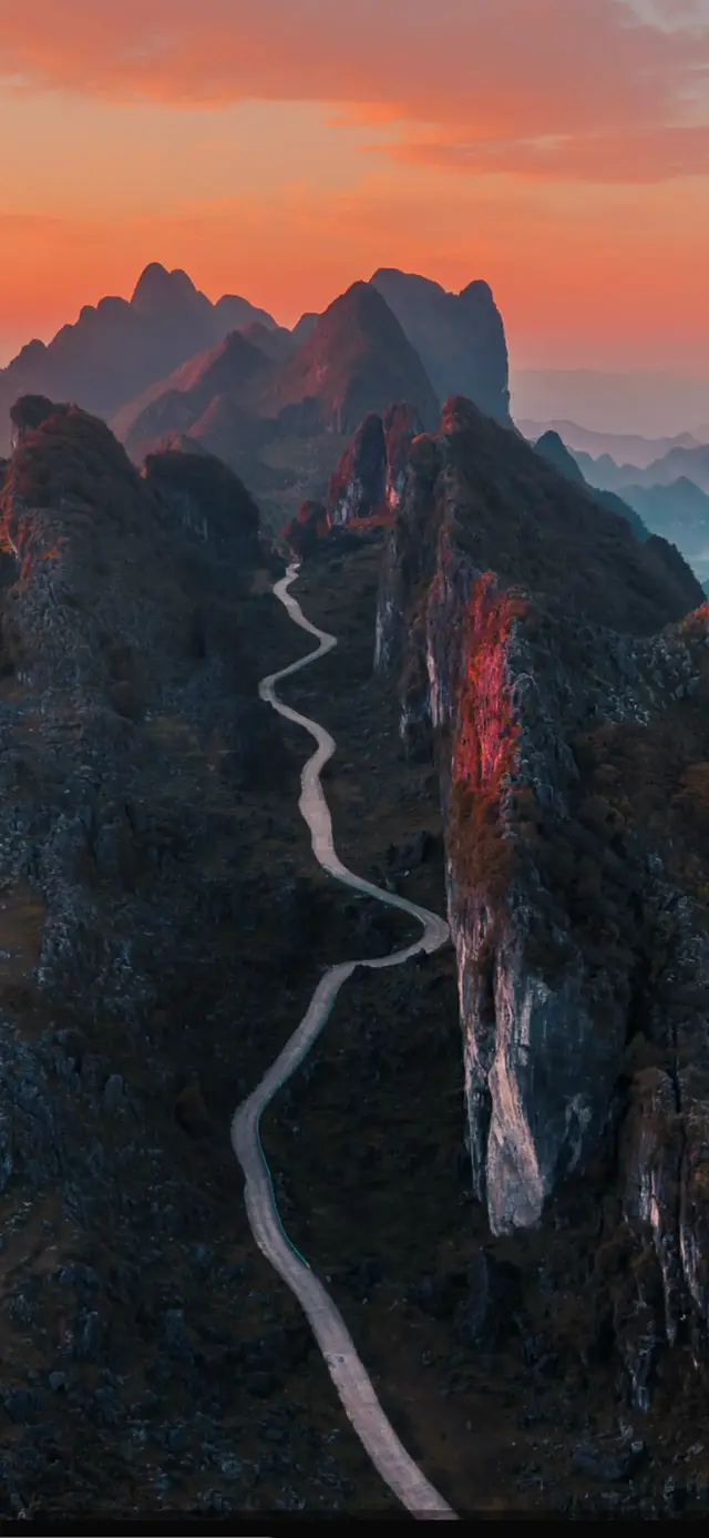 龙脊书（作者：卢明亮）