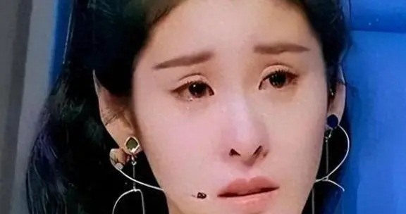 偷鸡不成蚀把米，未婚生子未毁掉张碧晨，一首歌让她元气大伤