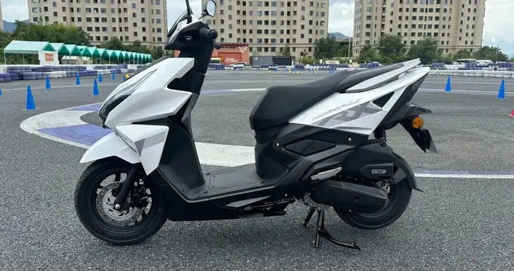 本田踏板车刚上市就降价，7000块买带ABS的合资车，比大牌电摩还便宜？