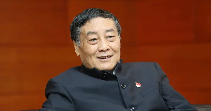 都是商界老炮！曹德旺把福耀管得超妥，宗馥莉接娃哈哈咋这么费劲